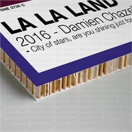 Quadretto - LA LA LAND - PANTONE 2735C