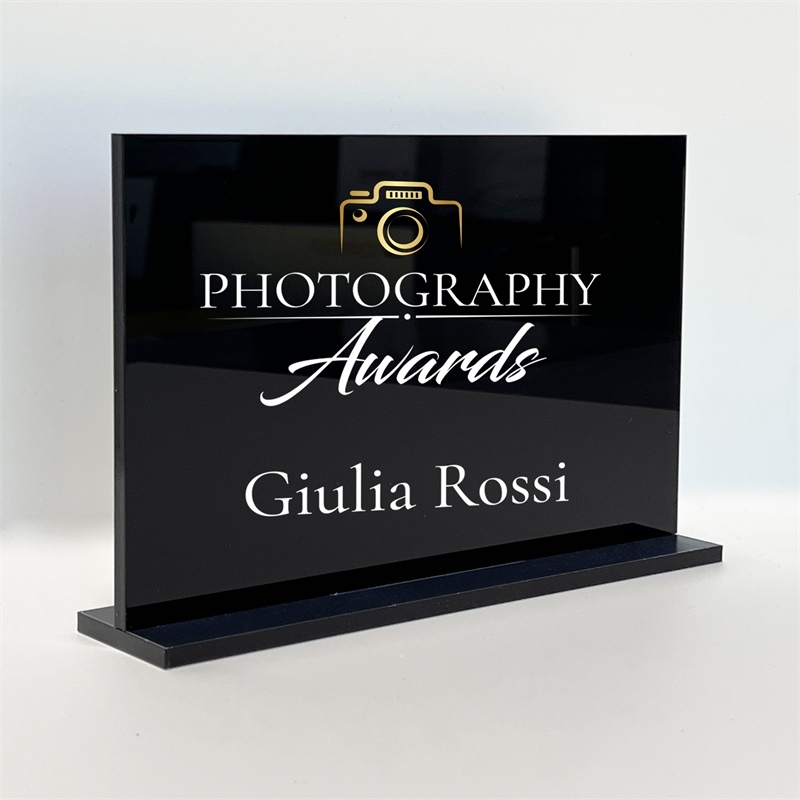 Targa-premio in plexiglass nero 21x15cm - con basetta